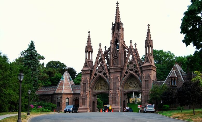 How to visit the Greenwood Cemetery in Brooklyn