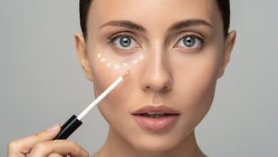 How to Apply Concealer Before or After Foundation